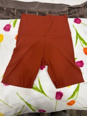 Nike Women’s High-Waist Rust Bike Shorts